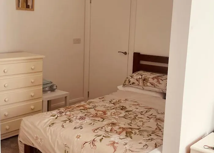Colton House - 2 *